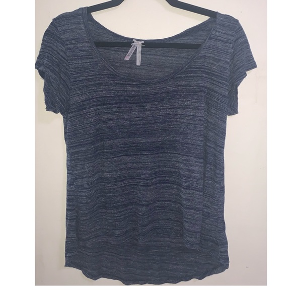 J.O&CO Blue Hi-Lo Tshirt Size Large (flaw) - Picture 1 of 5